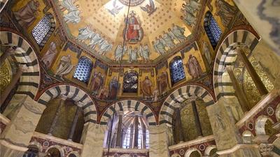 Aachens Dom Tragt Sogar Ein Pflaster Grenzecho